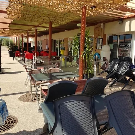 Avec Terrasse , Jardinet Et Piscine Argeles-sur-Mer