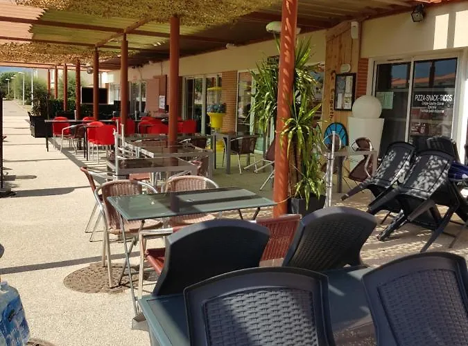 Avec Terrasse , Jardinet Et Piscine Аржель-сюр-Мер
